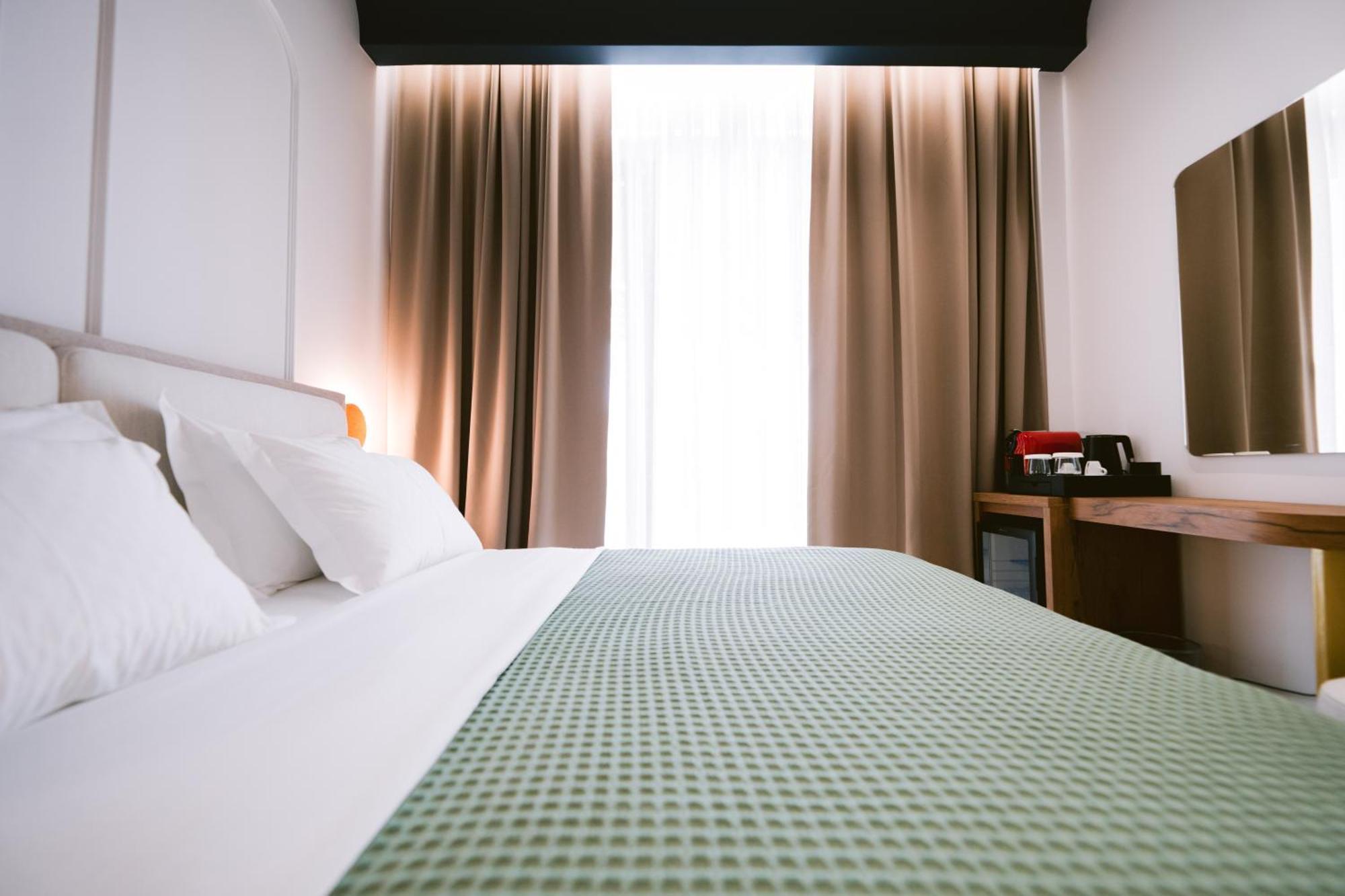 Noemie Hotel Himarë Extérieur photo
